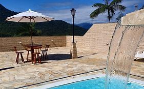 Kingston Chales